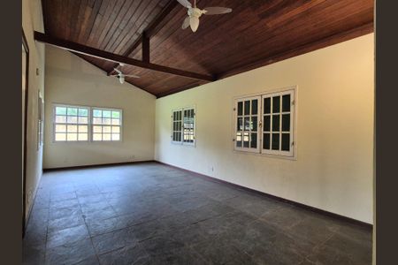 Casa para alugar com 200m², 3 quartos e 8 vagasSala 