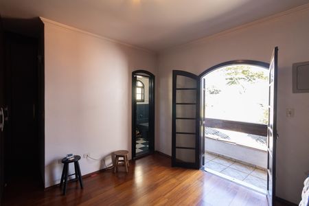 Casa à venda com 204m², 3 quartos e 2 vagasSuíte