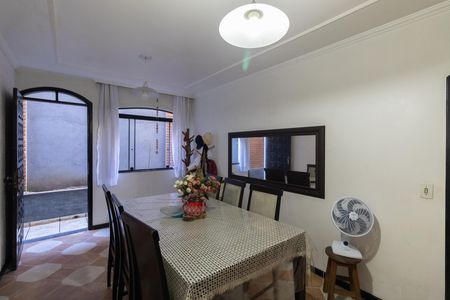 Casa à venda com 204m², 3 quartos e 2 vagasSala de Jantar