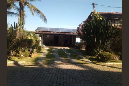 Casa à venda com 3 quartos, 256m² em Pendotiba, Niterói