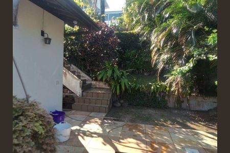 Casa à venda com 3 quartos, 256m² em Pendotiba, Niterói