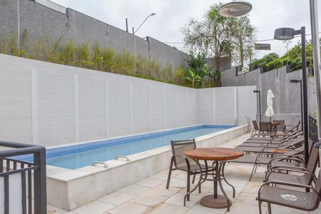 Apartamento à venda com 44m², 1 quarto e sem vagaÁrea comum - Piscina