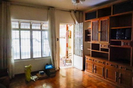 Casa à venda com 117m², 2 quartos e 1 vagaSala