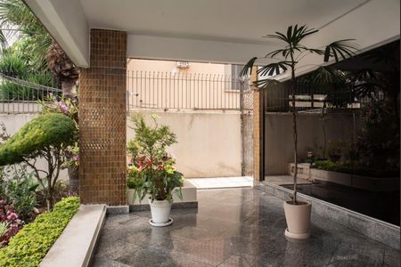 Apartamento à venda com 73m², 2 quartos e 2 vagasHall de entrada