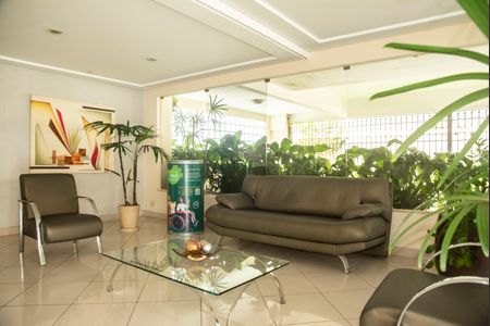 Apartamento à venda com 73m², 2 quartos e 2 vagasHall social