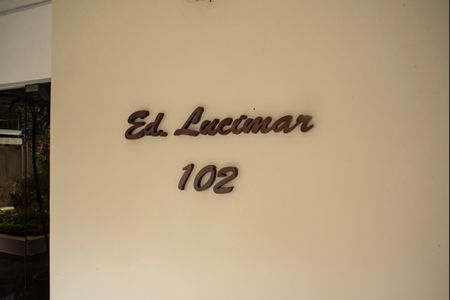 Apartamento à venda com 73m², 2 quartos e 2 vagasHall de entrada