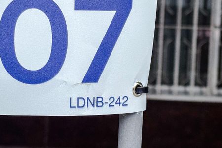 Casa à venda com 227m², 6 quartos e 2 vagasLDNB-242