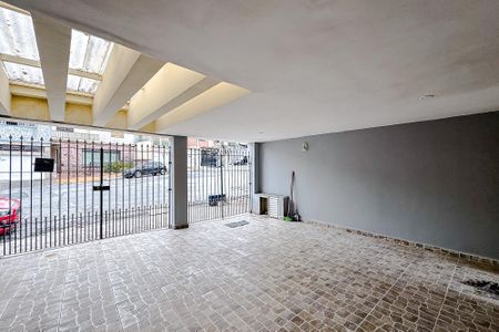 Casa à venda com 227m², 6 quartos e 2 vagasGaragem