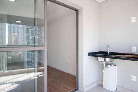 Varanda de apartamento à venda com 1 quarto, 32m² em Santo Amaro, São Paulo