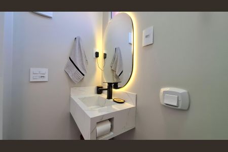 Casa à venda com 194m², 4 quartos e 2 vagas Casa à venda com 194m², 4 quartos e 2 vagasBanheiro Quarto 3 suíte