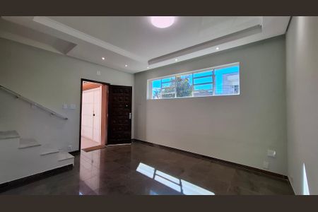 Casa à venda com 194m², 4 quartos e 2 vagas Casa à venda com 194m², 4 quartos e 2 vagasSala
