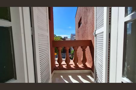 Casa à venda com 194m², 4 quartos e 2 vagas Casa à venda com 194m², 4 quartos e 2 vagasVaranda Quarto 3 suíte