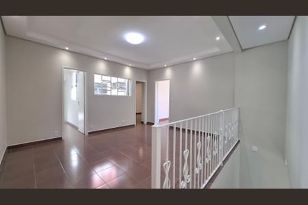 Casa à venda com 194m², 4 quartos e 2 vagas Casa à venda com 194m², 4 quartos e 2 vagasHall dos Quartos