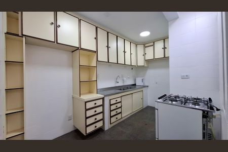 Casa à venda com 194m², 4 quartos e 2 vagas Casa à venda com 194m², 4 quartos e 2 vagasCozinha