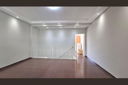 Casa à venda com 194m², 4 quartos e 2 vagas Casa à venda com 194m², 4 quartos e 2 vagasHall dos Quartos