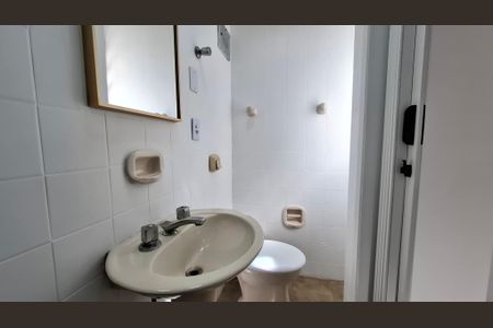 Casa à venda com 194m², 4 quartos e 2 vagas Casa à venda com 194m², 4 quartos e 2 vagasBanheiro Quarto 2 suíte