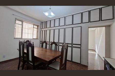 Casa à venda com 194m², 4 quartos e 2 vagas Casa à venda com 194m², 4 quartos e 2 vagasSala de jantar
