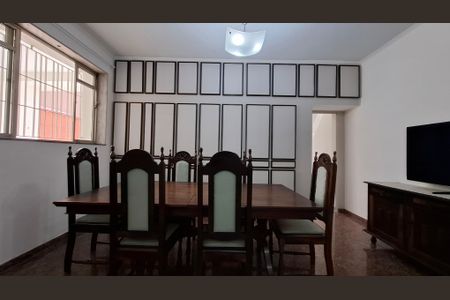 Casa à venda com 194m², 4 quartos e 2 vagas Casa à venda com 194m², 4 quartos e 2 vagasSala de jantar