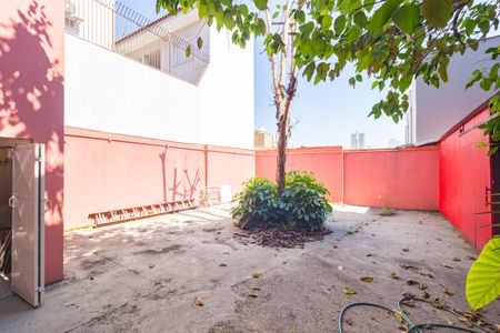 Casa à venda com 300m², 3 quartos e 4 vagasQuintal