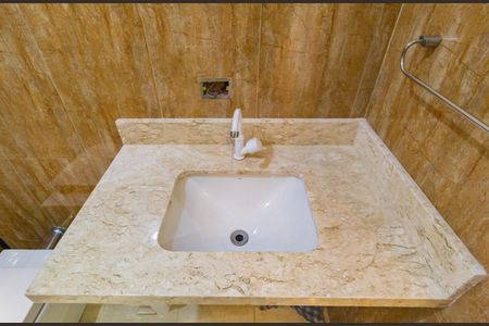 Casa à venda com 300m², 3 quartos e 4 vagasDetalhe - Banheiro