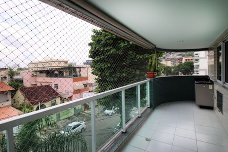 Apartamento para alugar com 120m², 3 quartos e 2 vagasVaranda