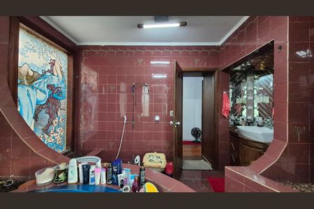 Casa à venda com 352m², 4 quartos e 4 vagas Casa à venda com 352m², 4 quartos e 4 vagasBanheiro da suíte 3