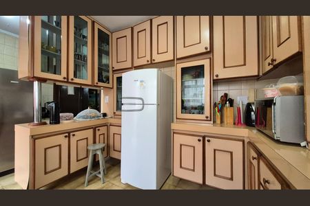 Casa à venda com 352m², 4 quartos e 4 vagas Casa à venda com 352m², 4 quartos e 4 vagasCozinha