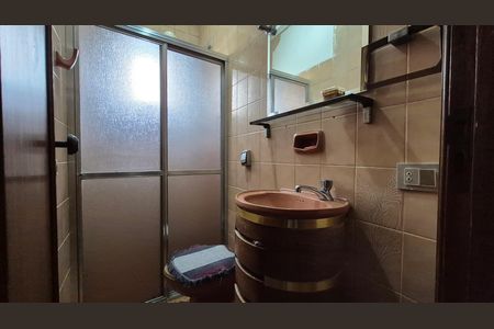 Casa à venda com 352m², 4 quartos e 4 vagas Casa à venda com 352m², 4 quartos e 4 vagasBanheiro