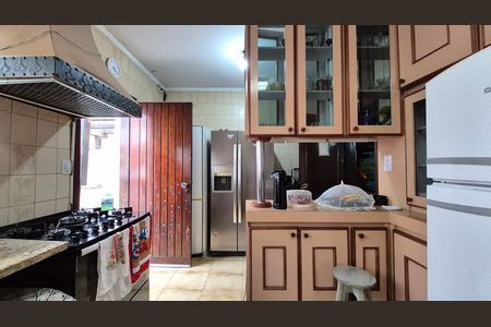 Casa à venda com 352m², 4 quartos e 4 vagas Casa à venda com 352m², 4 quartos e 4 vagasCozinha
