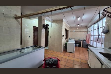 Casa à venda com 352m², 4 quartos e 4 vagas Casa à venda com 352m², 4 quartos e 4 vagasArea de serviço