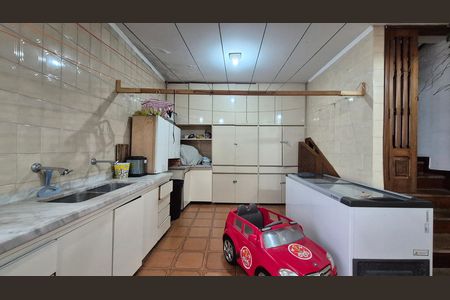 Casa à venda com 352m², 4 quartos e 4 vagas Casa à venda com 352m², 4 quartos e 4 vagasArea de serviço