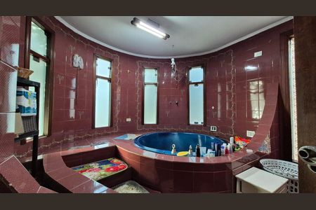 Casa à venda com 352m², 4 quartos e 4 vagas Casa à venda com 352m², 4 quartos e 4 vagasBanheiro da suíte 3