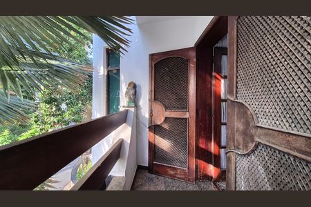 Casa à venda com 352m², 4 quartos e 4 vagas Casa à venda com 352m², 4 quartos e 4 vagasSuíte 3