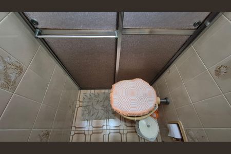 Casa à venda com 352m², 4 quartos e 4 vagas Casa à venda com 352m², 4 quartos e 4 vagasBanheiro da suíte