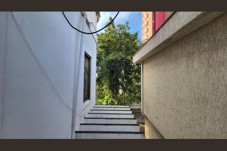 Casa à venda com 352m², 4 quartos e 4 vagas Casa à venda com 352m², 4 quartos e 4 vagasVista