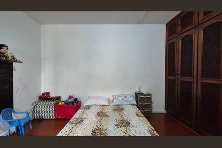 Casa à venda com 352m², 4 quartos e 4 vagas Casa à venda com 352m², 4 quartos e 4 vagasSuíte 2
