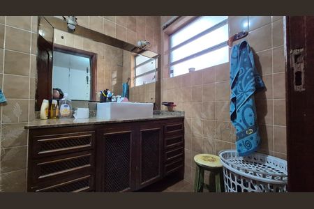 Casa à venda com 352m², 4 quartos e 4 vagas Casa à venda com 352m², 4 quartos e 4 vagasBanheiro da suíte 2