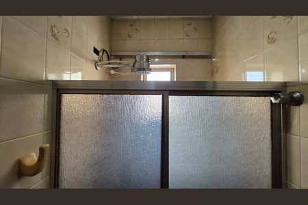 Casa à venda com 352m², 4 quartos e 4 vagas Casa à venda com 352m², 4 quartos e 4 vagasBanheiro da suíte