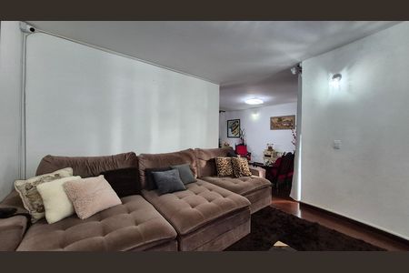 Casa à venda com 352m², 4 quartos e 4 vagas Casa à venda com 352m², 4 quartos e 4 vagasSala