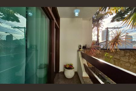 Casa à venda com 352m², 4 quartos e 4 vagas Casa à venda com 352m², 4 quartos e 4 vagasSacada