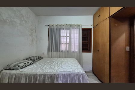 Casa à venda com 352m², 4 quartos e 4 vagas Casa à venda com 352m², 4 quartos e 4 vagasQuarto de serviço