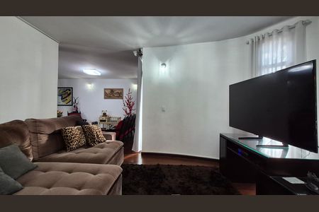Casa à venda com 352m², 4 quartos e 4 vagas Casa à venda com 352m², 4 quartos e 4 vagasSala