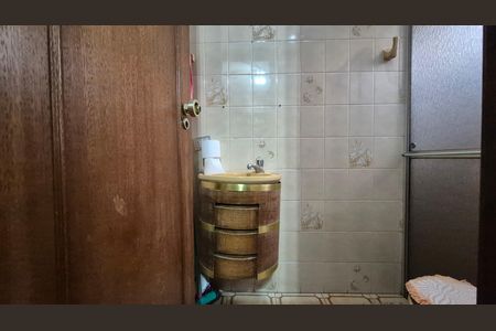 Casa à venda com 352m², 4 quartos e 4 vagas Casa à venda com 352m², 4 quartos e 4 vagasBanheiro da suíte