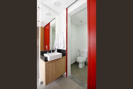 Banheiro de kitnet/studio à venda com 1 quarto, 30m² em Jardim das Bandeiras, São Paulo