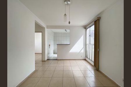 Sala de apartamento para alugar com 2 quartos, 47m² em Califórnia, Belo Horizonte