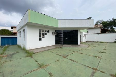 Casa para alugar com 1080m², 3 quartos e 5 vagasCasa frente