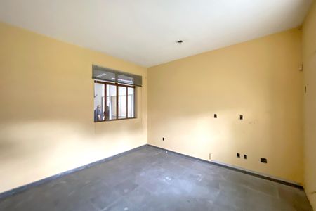 Casa para alugar com 1080m², 3 quartos e 5 vagasEscritório – Casa frente