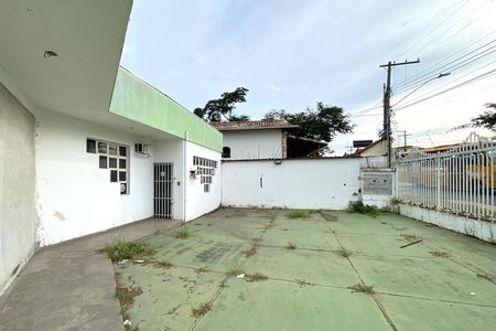 Casa para alugar com 1080m², 3 quartos e 5 vagasCasa frente