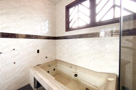 Casa para alugar com 1080m², 3 quartos e 5 vagasBanheiro da Suíte 1