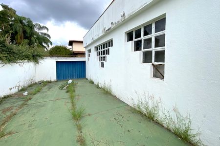 Casa para alugar com 1080m², 3 quartos e 5 vagasCasa frente